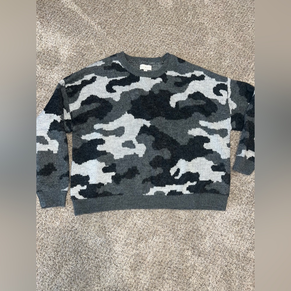 Lucky Brand Women's Camouflage Crewneck Sweater - Black and Gray